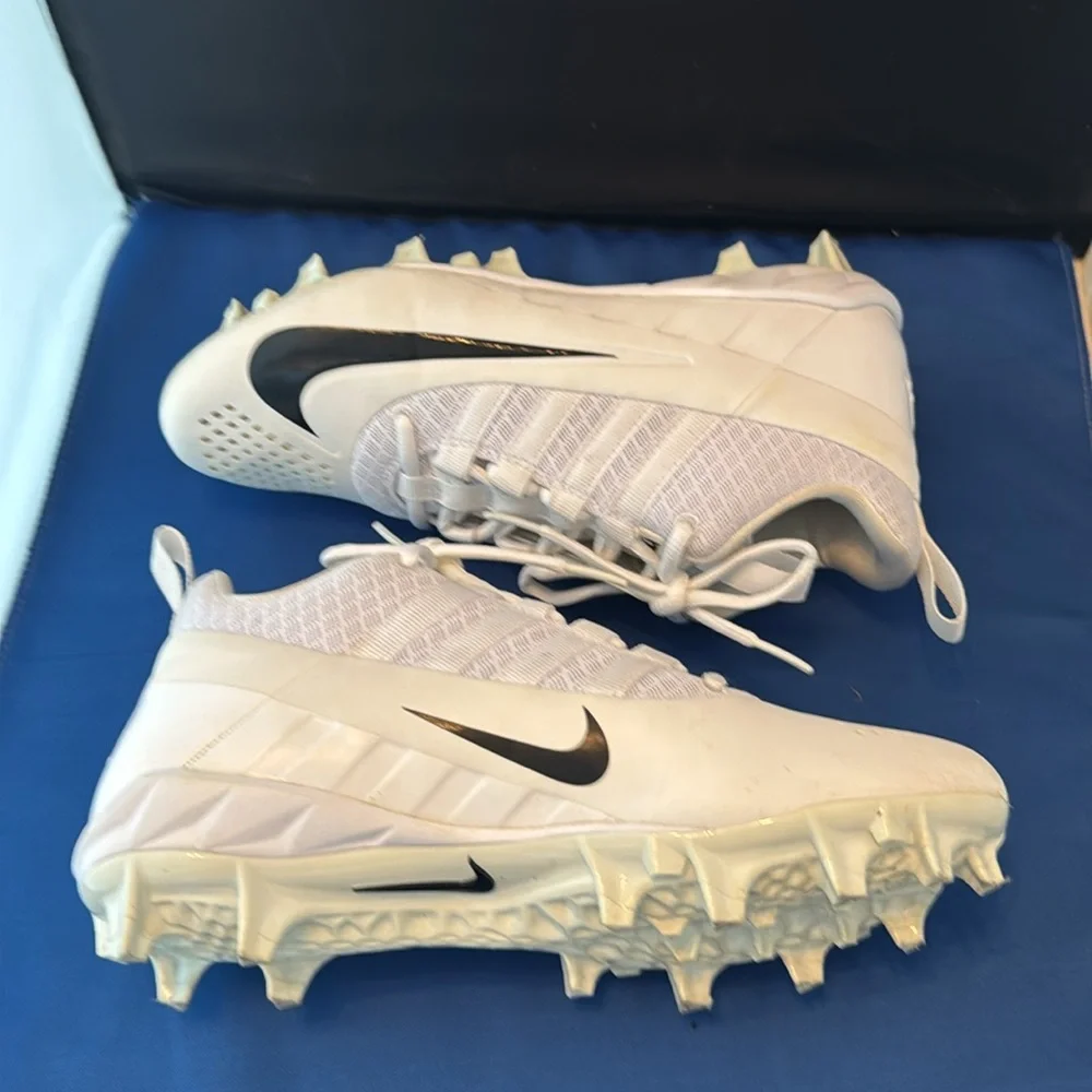 Nike White and Black lacrosse Sneakers size‎ 6.5